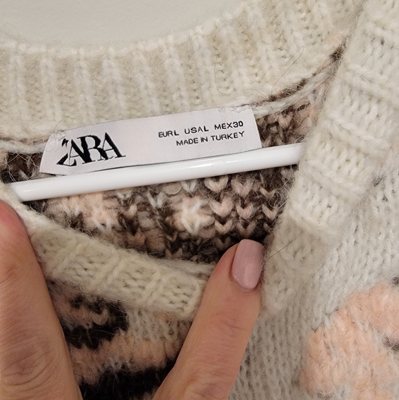 Blogger favorite Zara oversized floral sweater, size large - Picture 5 of 5